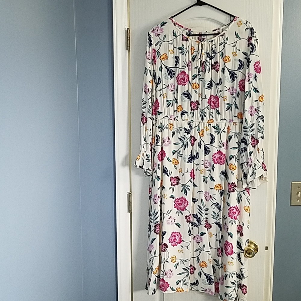 NWOT Floral Midi Dress